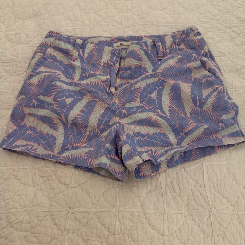 Vineyard Vines women’s pink and blue shorts Tropical. Size 10